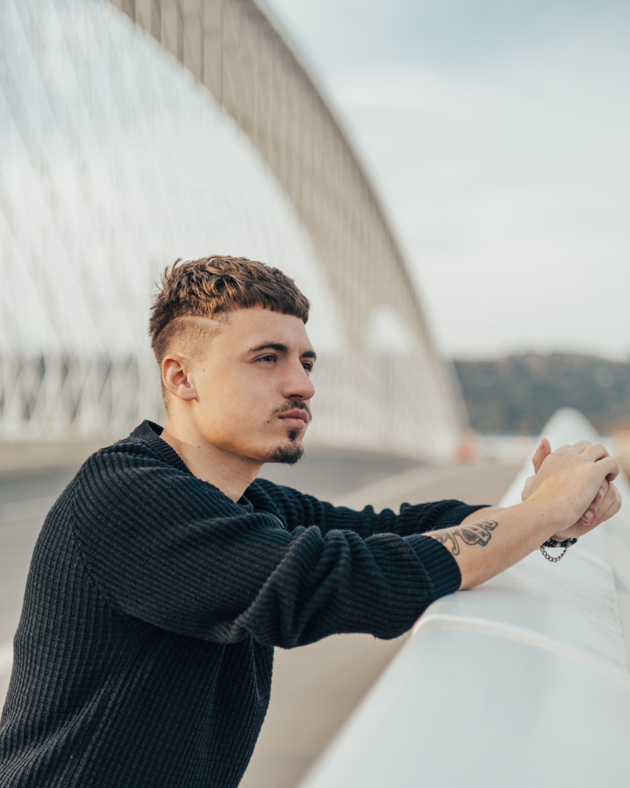 Portrétní focení na Trójském mostě v Praze.